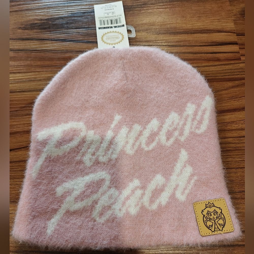 Nintendo Princess Peach Eyelash Skull Beanie